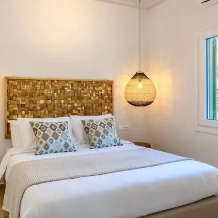 At Mykonos, Greece, Excellent View Aparthotel *